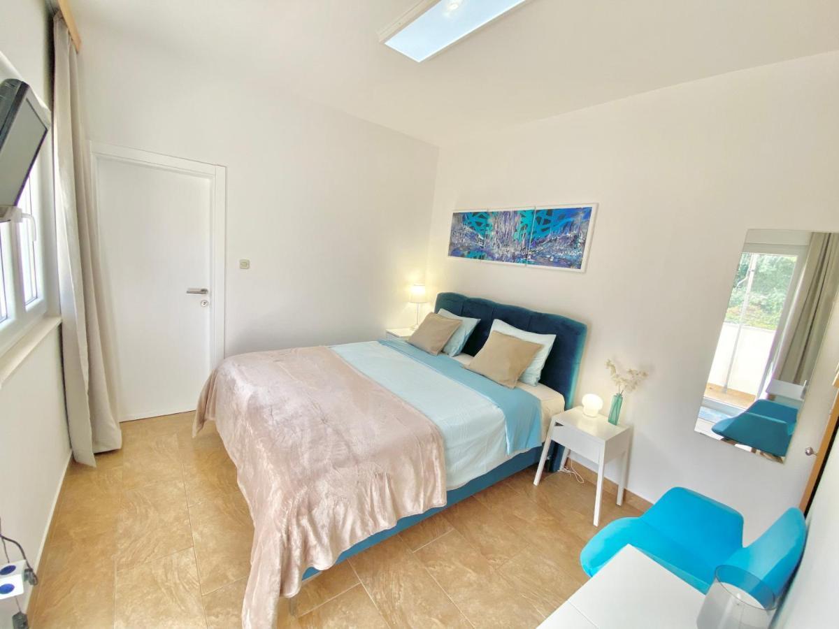 Mamma Mia Apartments-City Center Hvar Town Exterior photo