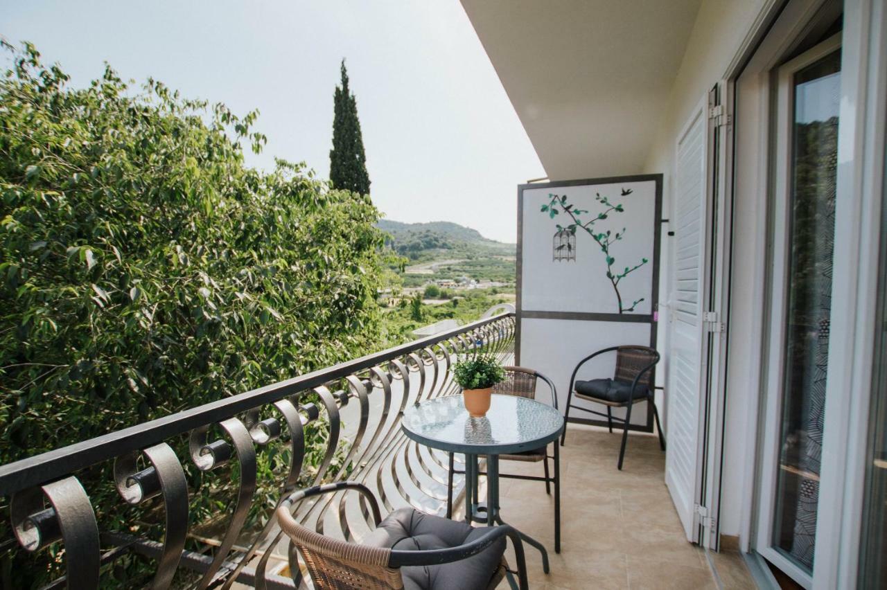 Mamma Mia Apartments-City Center Hvar Town Exterior photo