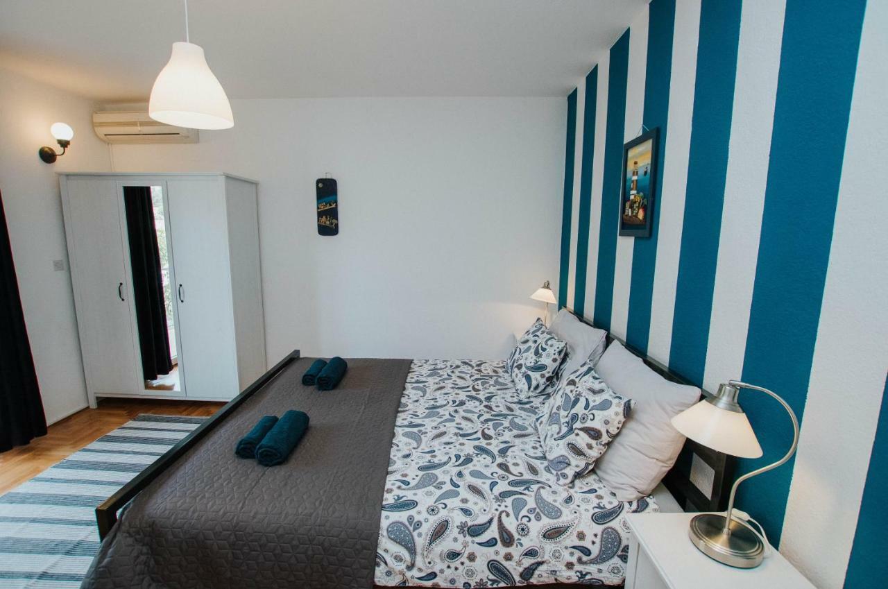 Mamma Mia Apartments-City Center Hvar Town Exterior photo