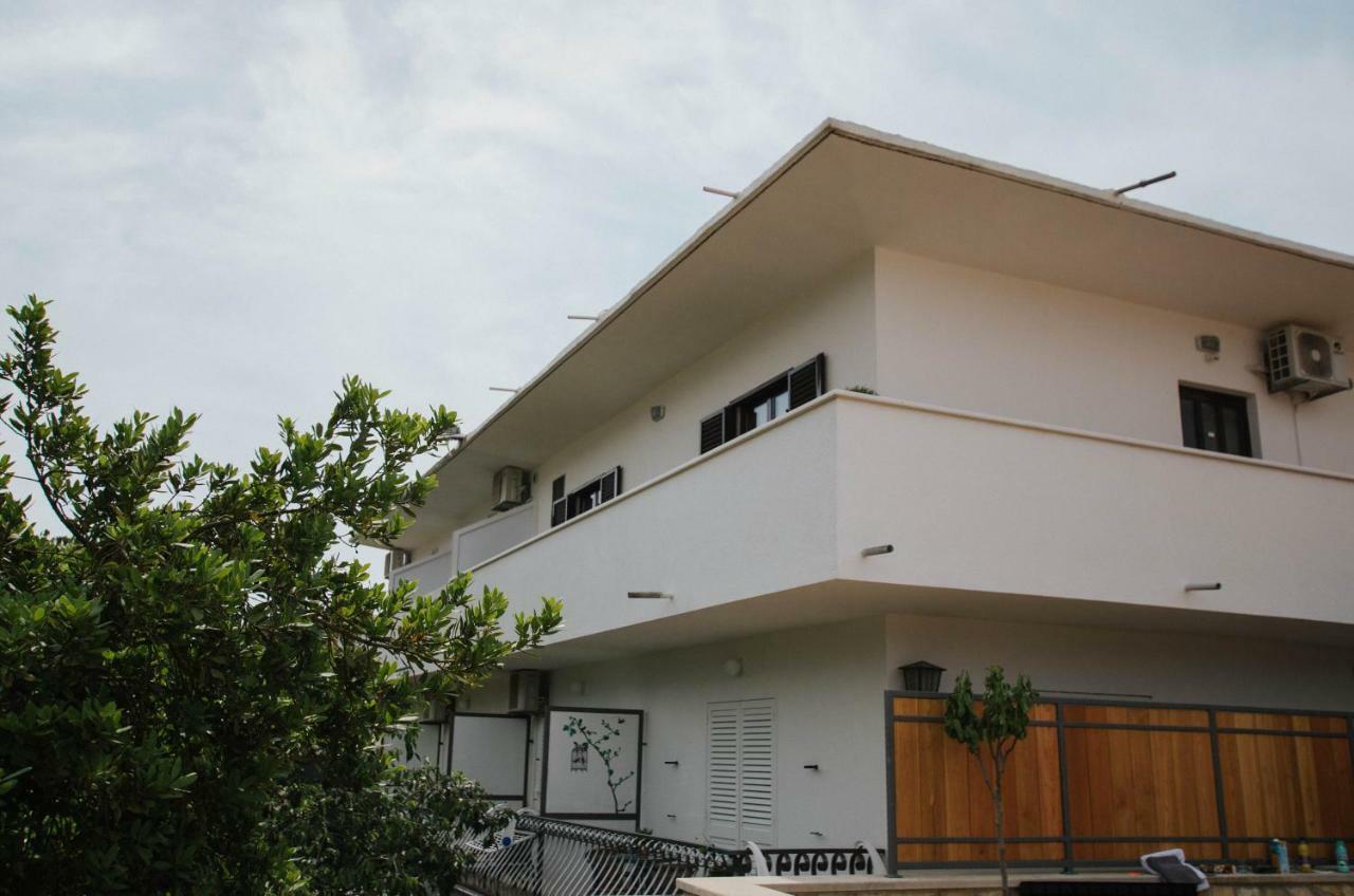 Mamma Mia Apartments-City Center Hvar Town Exterior photo